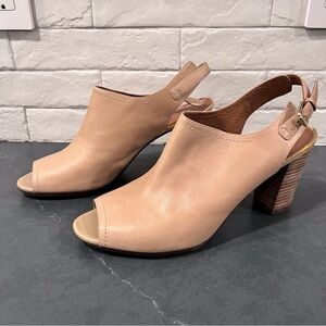 Clarks Women's sz 11 Shira Brenna Dress Sandal tan leather